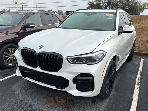 Certified 2022 BMW X5 sDrive40i w/ M Sport Package image 2