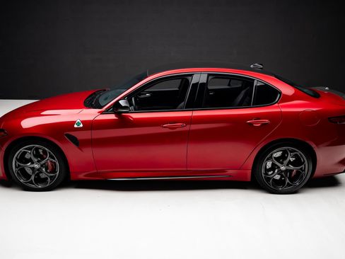 Used 2023 Alfa Romeo Giulia Quadrifoglio w/ Active Assist Plus Package RWD image 17