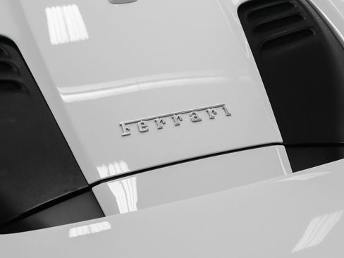 Certified 2022 Ferrari F8 Tributo RWD image 34