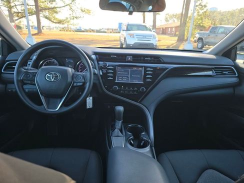 Used 2019 Toyota Camry LE image 12