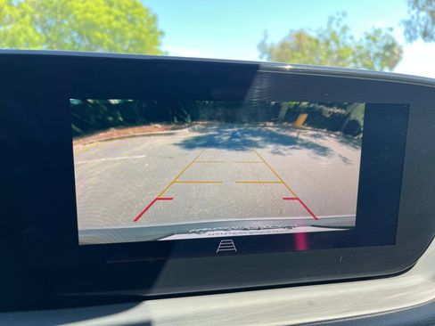 Used 2025 Buick Encore GX Preferred FWD image 18