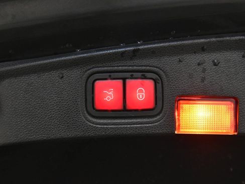 Used 2020 Mercedes-Benz C 300 C 300 4MATIC AWD 2dr Coupe w/ AMG Line image 33