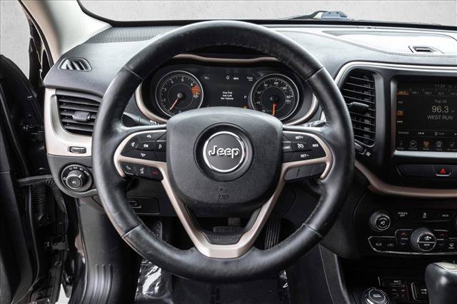 Used 2017 Jeep Cherokee Limited AWD/4WD image 12