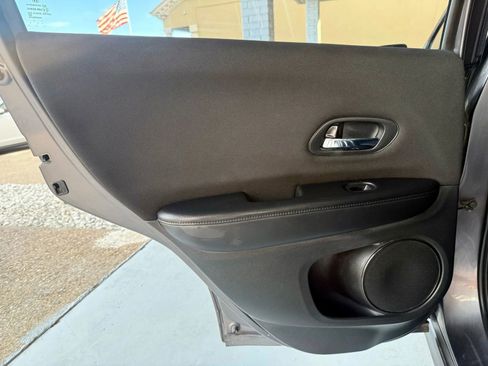 Used 2016 Honda HR-V LX image 16