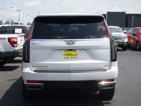 Used 2024 Cadillac Escalade ESV Premium Luxury w/ Performance Package AWD/4WD image 7