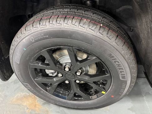 New 2025 Jeep Grand Cherokee Altitude image 32