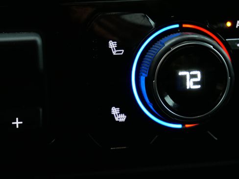 Used 2024 Chevrolet Silverado 1500 LT image 22