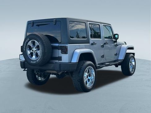 Used 2016 Jeep Wrangler Unlimited Sahara AWD/4WD image 8