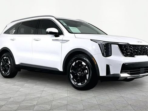 Certified 2026 Kia Sorento S FWD image 3