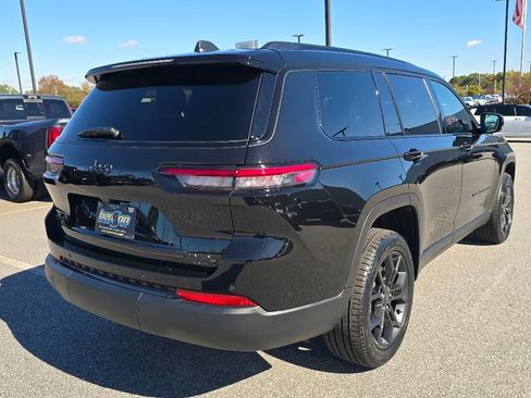 New 2025 Jeep Grand Cherokee L Limited w/ Trailer Tow Package image 3