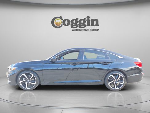 Used 2021 Honda Accord Sport image 2