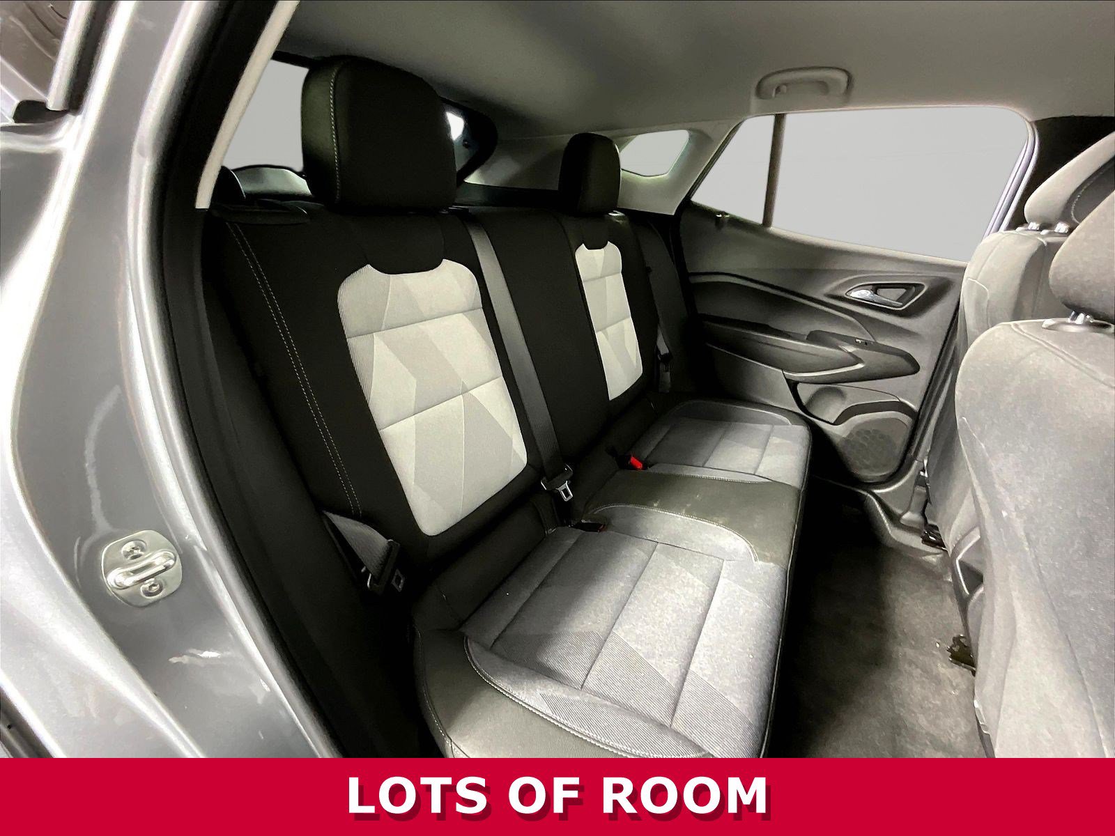 Used 2025 Chevrolet Trax LS w/ LS Convenience Package FWD image 23