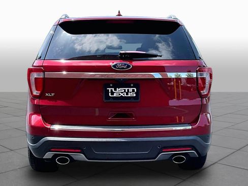 Used 2018 Ford Explorer XLT w/ Equipment Group 202A FWD image 4