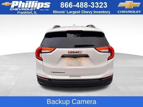 Used 2024 GMC Terrain SLE w/ Elevation Edition image 3