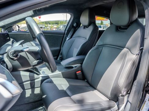 Used 2024 Lucid Air Pure RWD image 17