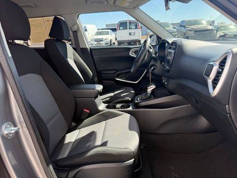 Used 2024 Kia Soul LX w/ Option Group 015 image 3