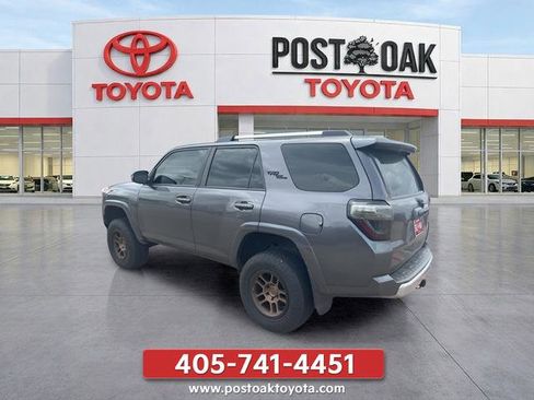 Used 2018 Toyota 4Runner TRD Off-Road AWD/4WD image 5