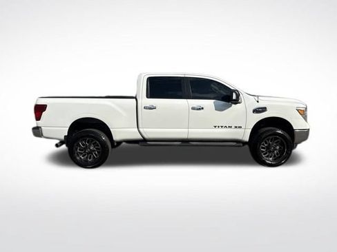 Used 2018 Nissan Titan SV AWD/4WD image 6