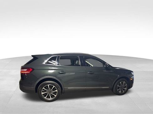 Used 2023 Lincoln Nautilus AWD image 2