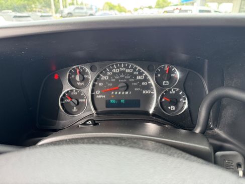 Used 2017 GMC Savana 3500 RWD image 8