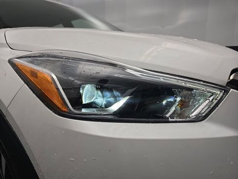 Used 2020 Nissan Kicks SR FWD image 14