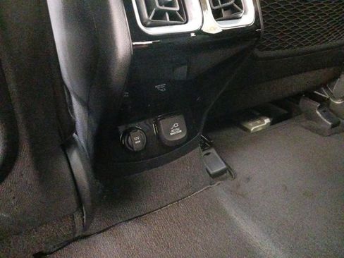 Used 2025 Kia Sorento SX Prestige image 32