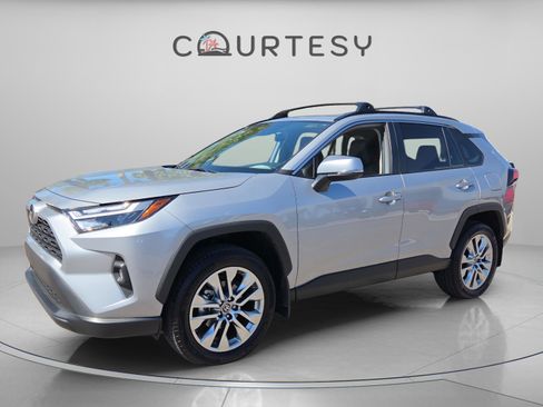 Certified 2025 Toyota RAV4 XLE Premium image 1