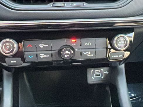 New 2025 Jeep Compass Latitude w/ Altitude Special Edition image 23