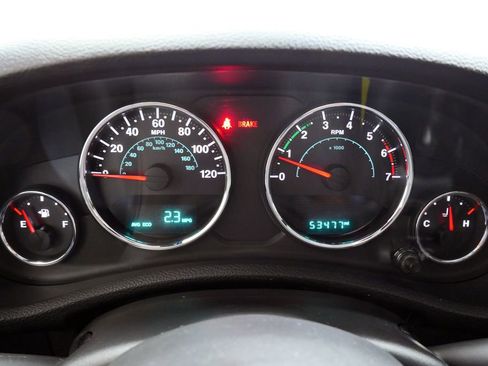 Used 2018 Jeep Wrangler Sport image 19