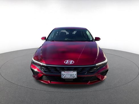 Used 2025 Hyundai Elantra Limited image 7