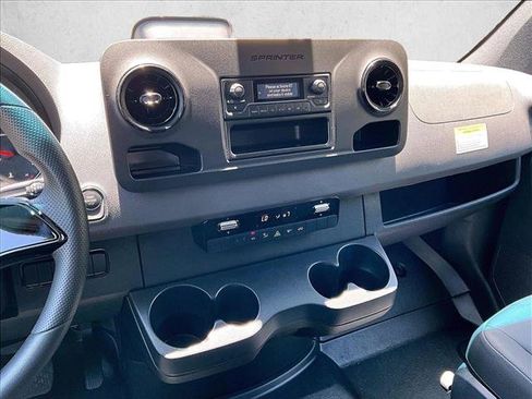 Used 2025 Mercedes-Benz Sprinter 2500 image 8