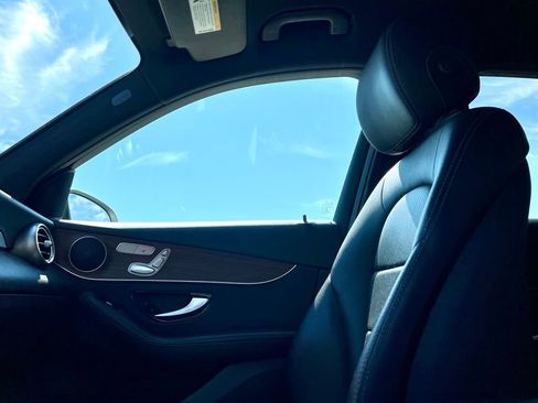 Certified 2022 Mercedes-Benz GLC 300 4MATIC image 11