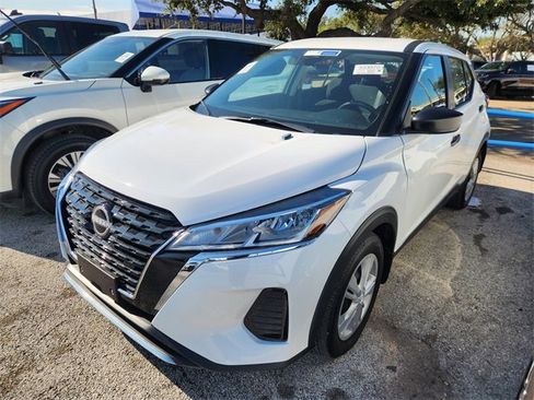 Used 2024 Nissan Kicks S image 3