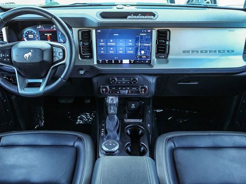 Used 2025 Ford Bronco Outer Banks AWD/4WD image 16