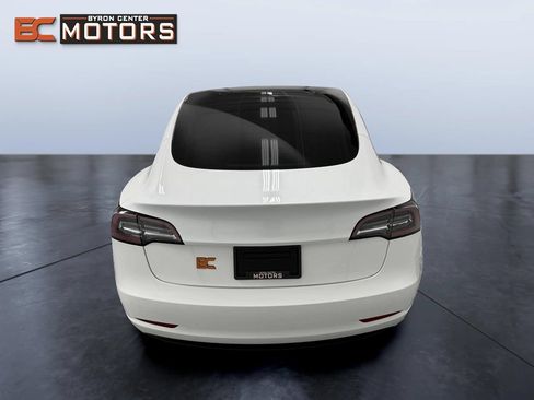Used 2022 Tesla Model 3 Long Range AWD/4WD image 5