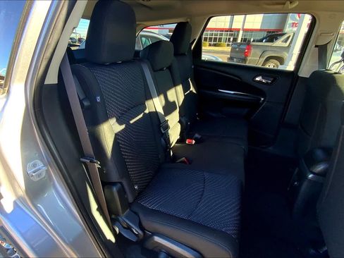 Used 2019 Dodge Journey SE w/ Blacktop Package FWD image 20