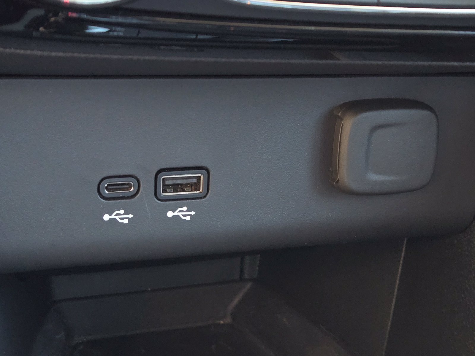 Used 2025 Buick Encore GX Sport Touring w/ Comfort Package FWD image 18