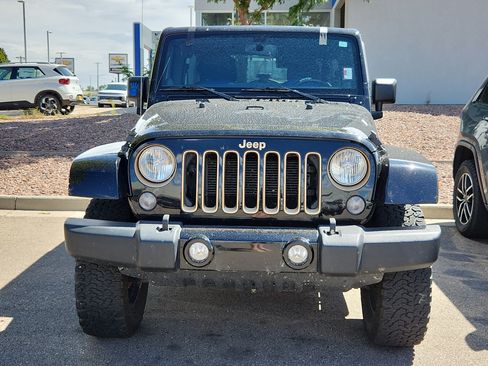 Used 2014 Jeep Wrangler Unlimited Sahara AWD/4WD image 2