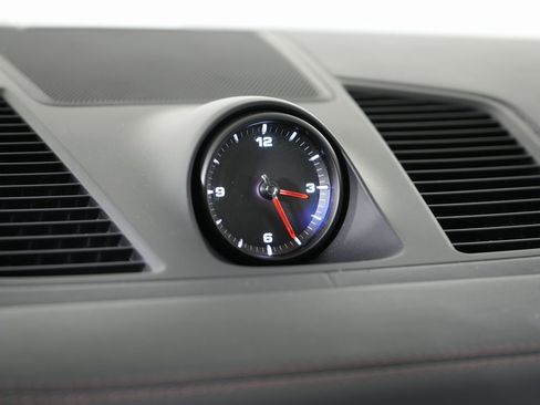 Certified 2023 Porsche Cayenne Platinum Edition image 27