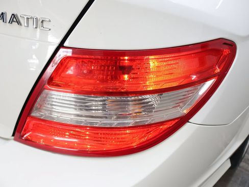 Used 2010 Mercedes-Benz C 300 4MATIC Sedan image 29