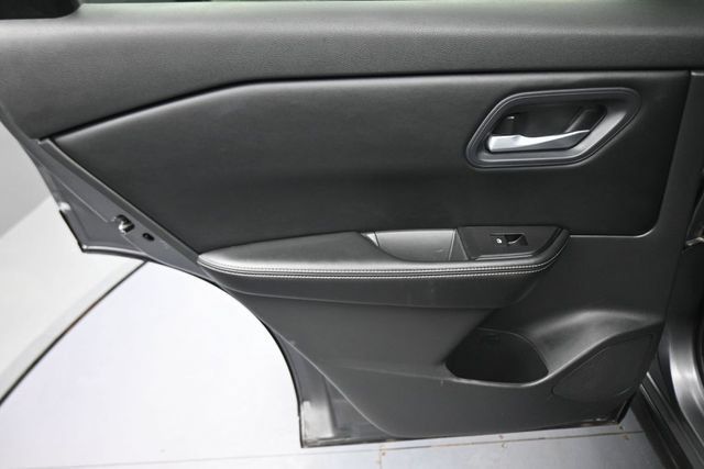 Used 2024 Nissan Rogue SV AWD/4WD image 18
