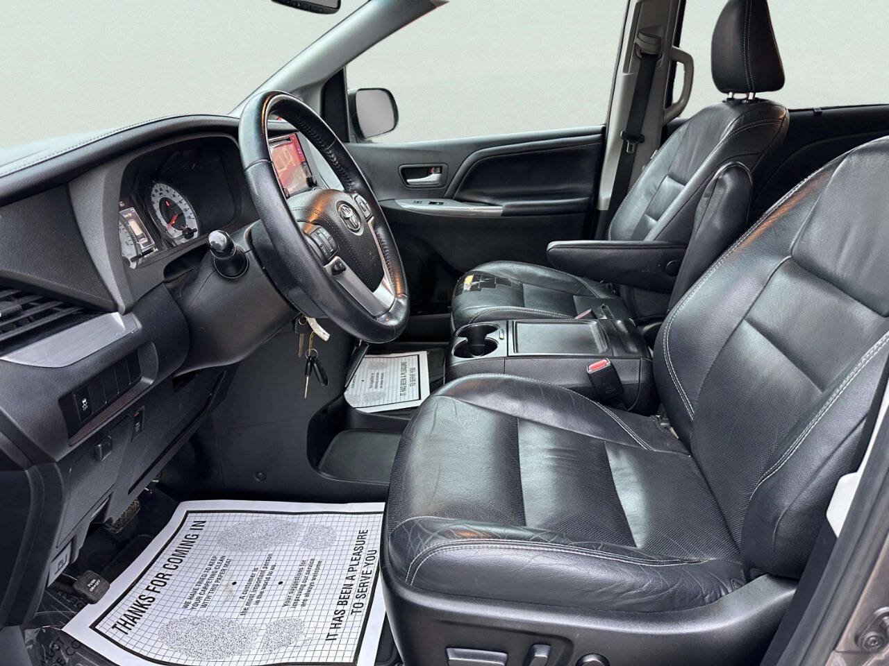 Used 2015 Toyota Sienna SE FWD image 9
