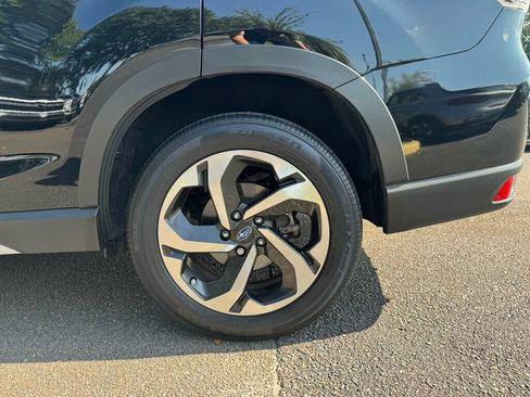 Used 2024 Subaru Forester Touring AWD/4WD image 11