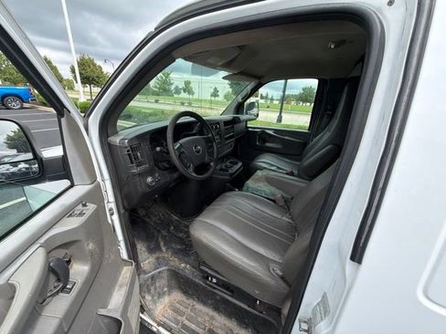 Used 2013 Chevrolet Express 3500 Extended RWD image 14