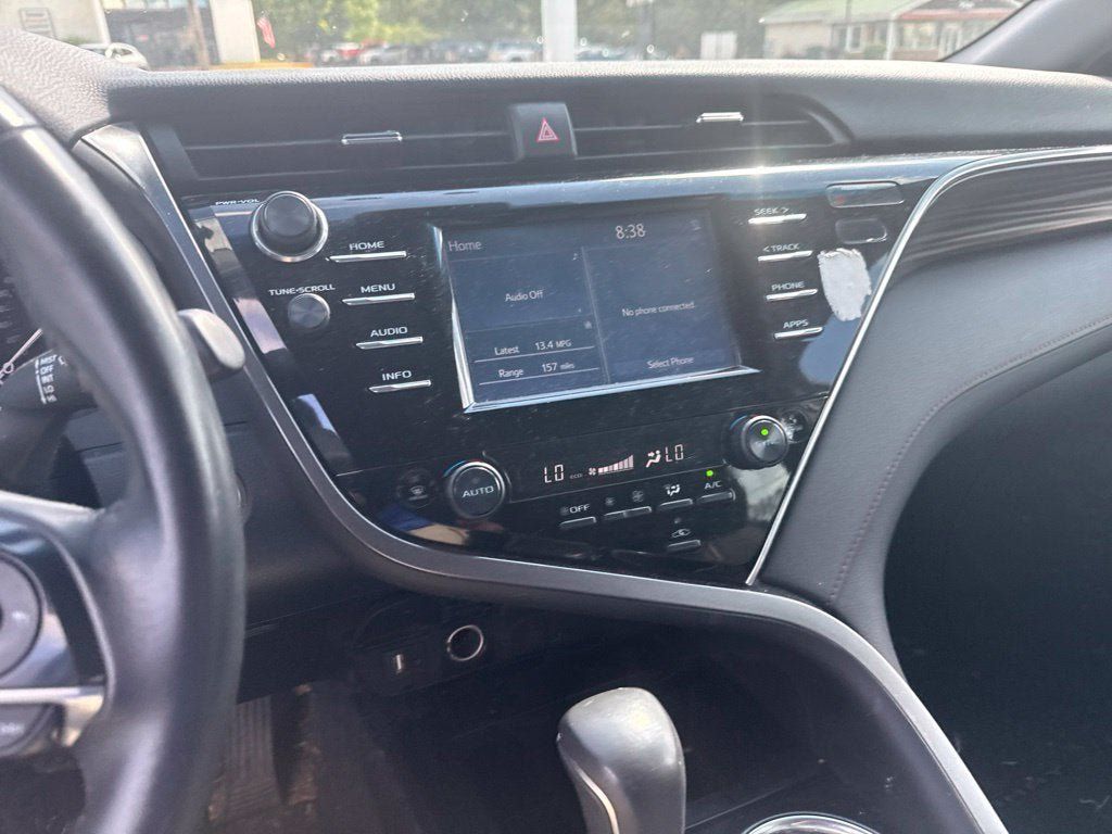 Used 2018 Toyota Camry XLE FWD image 15