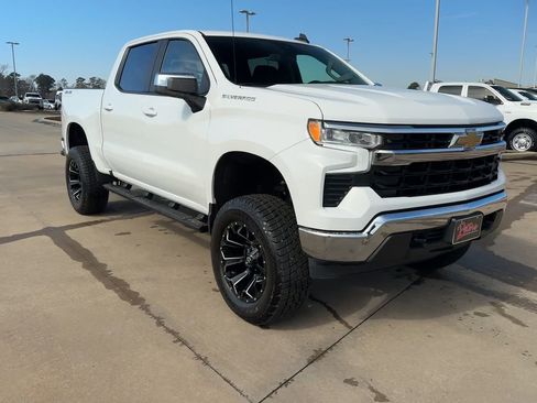 Used 2025 Chevrolet Silverado 1500 LT w/ Work Truck Package AWD/4WD image 3