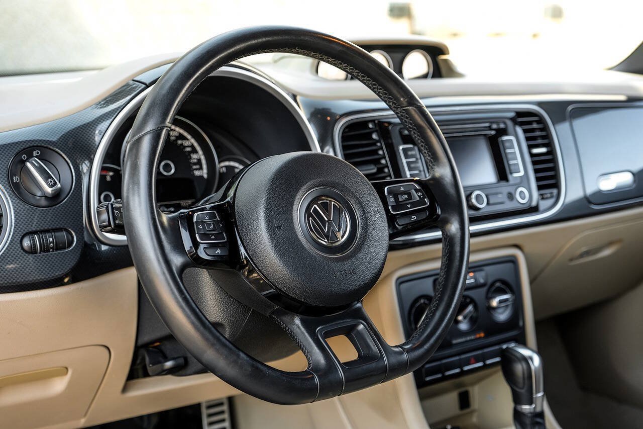 Used 2013 Volkswagen Beetle 2.0T FWD image 13