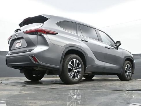 Used 2026 Toyota Highlander XLE image 27