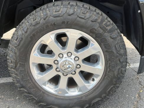 Used 2024 RAM 2500 Laramie w/ Sport Appearance Package image 9