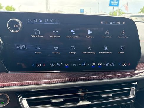 New 2026 Chevrolet Traverse RS w/ LPO, Floor Liner Package FWD image 17